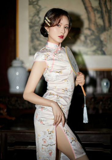 奶霸厨娘易阳silvia厨娘套图下载，家里有她要几点回家呢？
